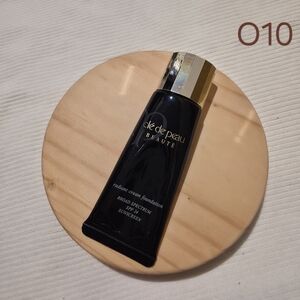 Clé de peau - Radiant Cream Foundation